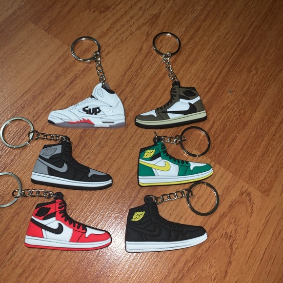 Sneaker Keychains 5 pc. - Picture 7 of 8